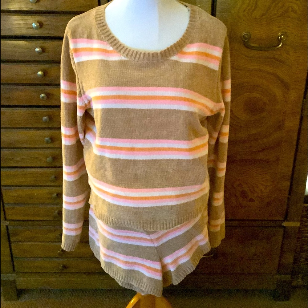 Women’s NWOT Two Piece Striped Chenile Comfy Set
